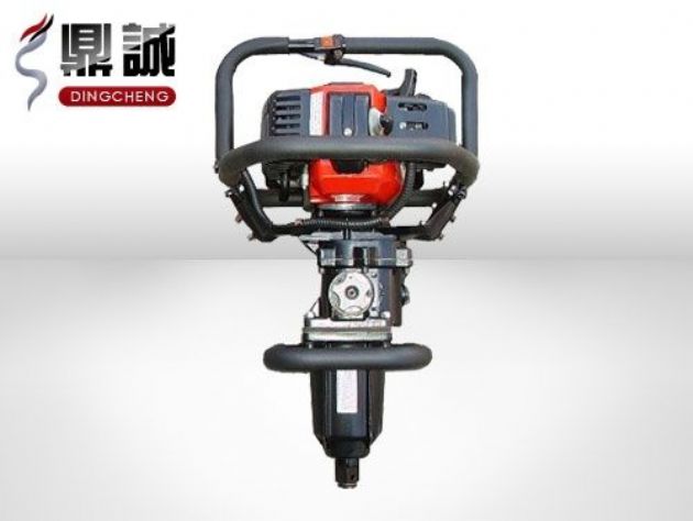 點(diǎn)擊查看詳細(xì)信息<br>標(biāo)題：便攜式內(nèi)燃扳手 閱讀次數(shù)：4645