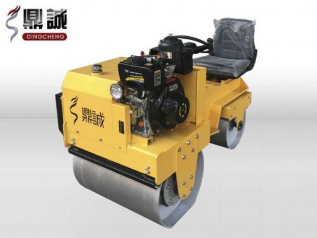 點(diǎn)擊查看詳細(xì)信息<br>標(biāo)題：DC850C座駕式壓路機(jī) 閱讀次數(shù)：15820