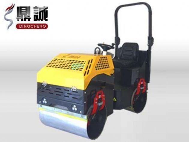 點(diǎn)擊查看詳細(xì)信息<br>標(biāo)題：1噸全液壓振動(dòng)壓路機(jī) 閱讀次數(shù)：14811